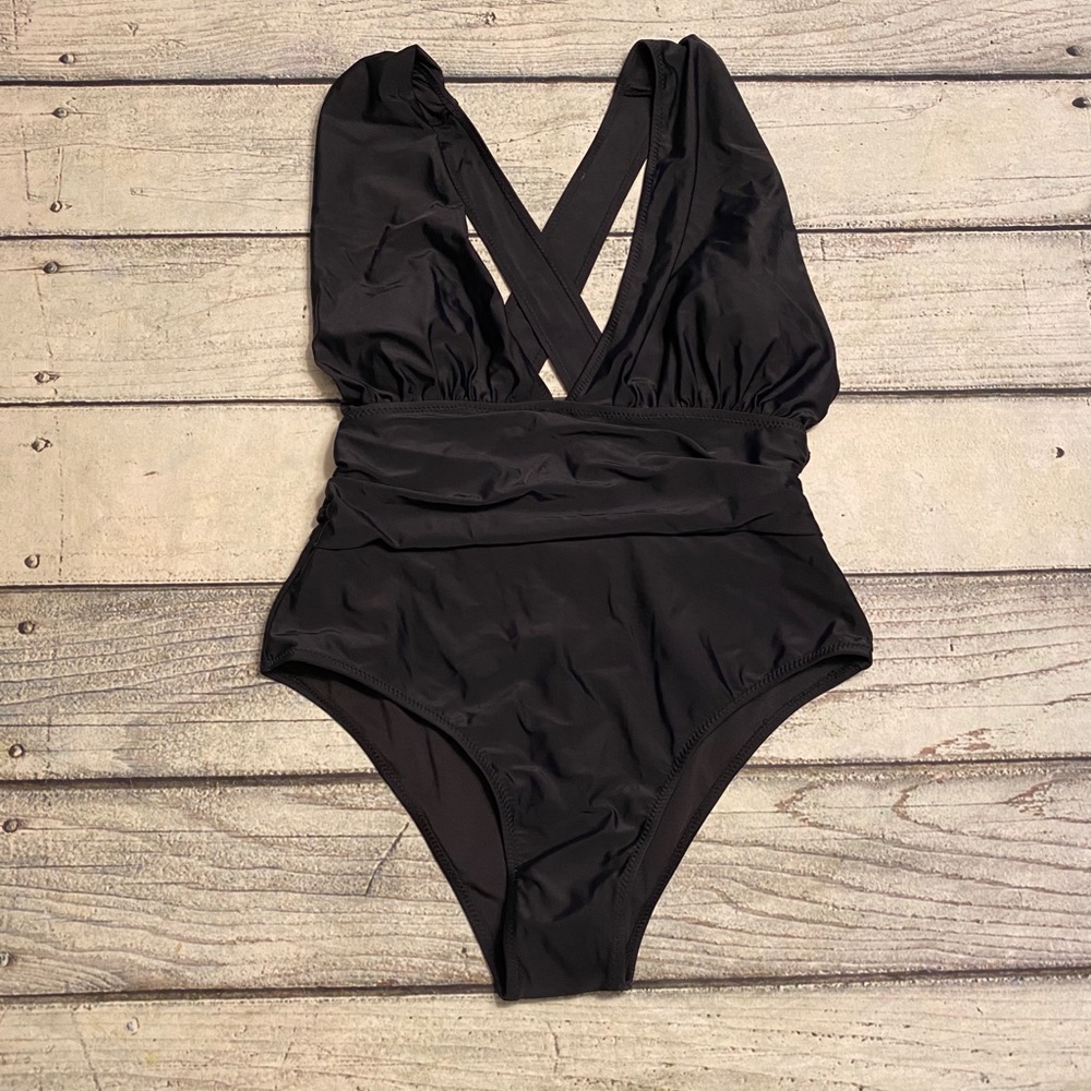 NWT cupshe black cross cross back bathing suit L